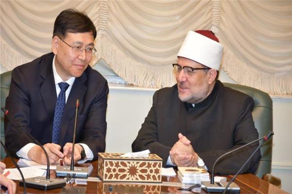 وزير الأوقاف خلال لقائه مع رئيس مصلحة الدولة الصينية للشئون الدينية