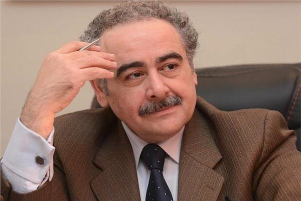 د. علاء عبد الهادي رئيس النقابة العامة لاتحاد كتاب مصر