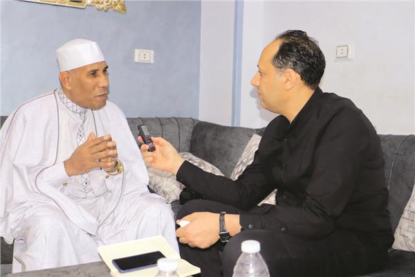 الشيخ عبدالفتاح الطاروطي مع محرر اللواء الإسلامي