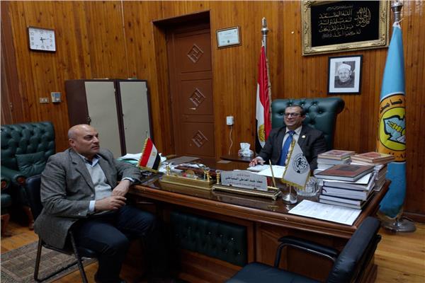 الدكتور عطا السنباطي عميد كلية الشريعة والقانون بجامعة الأزهر