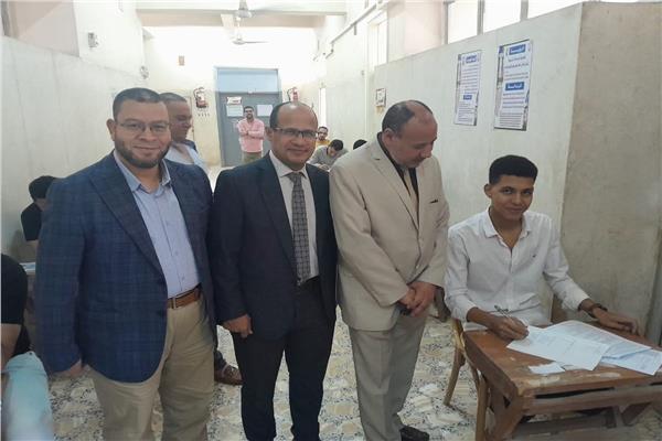 تفقد امتحانات الفرقة الرابعة  بكلية الطب بأسيوط 