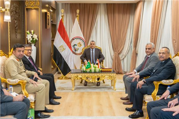 وزير الإنتاج الحربي يستقبل السفير الباكستاني لبحث شراكات استراتيجية