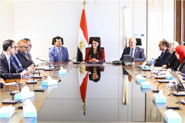 المستشفى الجوى التخصصى تستضيف خبيرا عالميا فى جراحات قاع الجمجمة