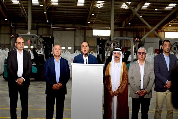 رئيس الوزراء يفتتح عدد من المشروعات التنموية والخدمية بمحافظة السويس 
