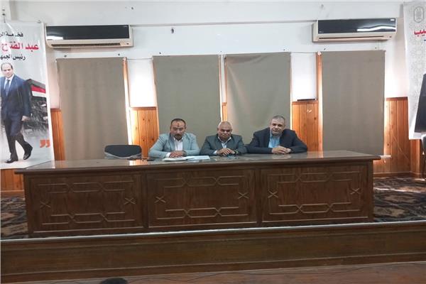 اجتماعًا تنسيقيًا لمتابعة سير العمل في مبادرتي "معًا نتعلم" و"المترجم الناشئ"