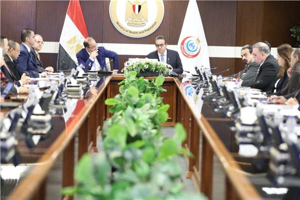 وزيرا الصحة والمالية يبحثان انتظام توريد الأدوية والمستلزمات الطبية