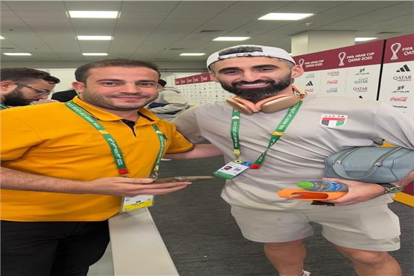 يحيي نادر لاعب منتخب الامارات مع محرر اللواء الاسلامي