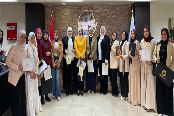 طالبات كلية الإعلام جامعة الأزهر 