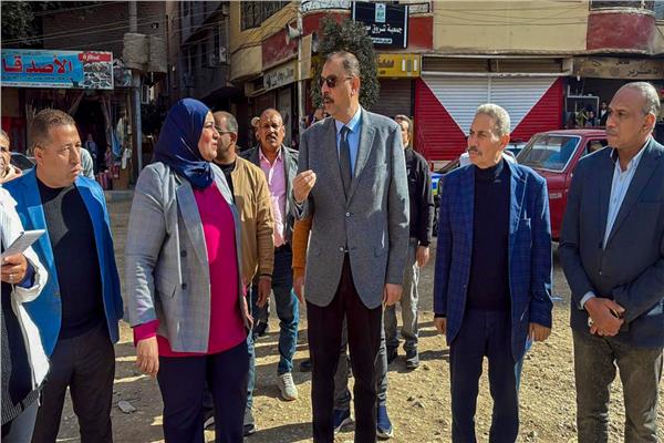 محافظ سوهاج خلال جولة ميدانية 
