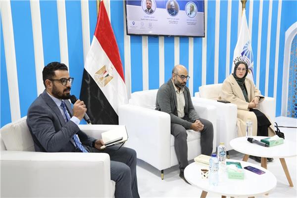 جانب من الندوة 