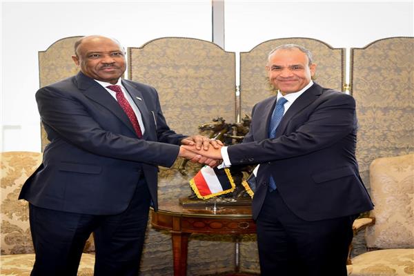 اثناء اللقاء