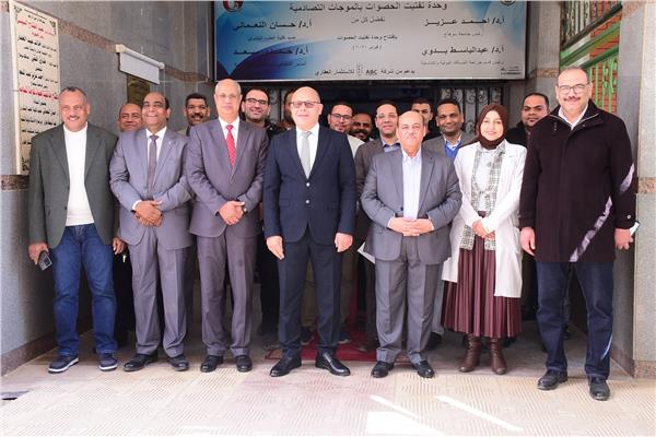من أمام وحدة تفتيت الحصوات 