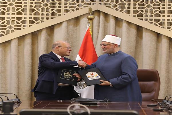 مفتي الجمهورية ورئيس جامعة سوهاج الأهلية 
