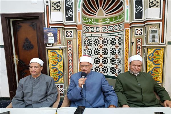 مدير مديرية أوقاف سوهاج يجتمع مع أئمة إدارات طهطا وشطورة وغرب طهطا