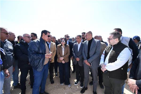 وزيرة الاسكان خلال جولتها التفقدية