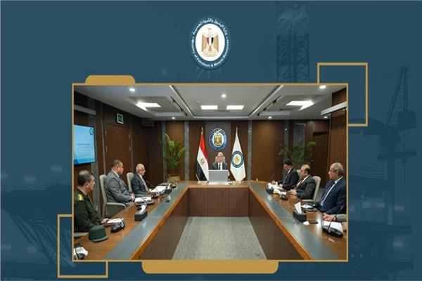 وزير البترول خلال اجتماعه بمجلس ادارة هيئة الثروة المعدنية
