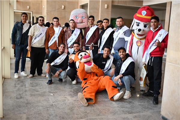 طلاب جامعة سوهاج الأهلية 