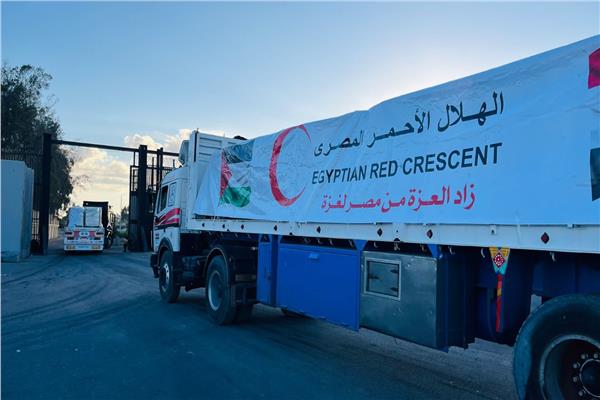 مساعدات الهلال الأحمر لغزة 