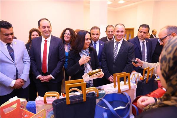  د. مايا مرسي وزيرة التضامن الاجتماعي خلال الاحتفال بالمتعافيات