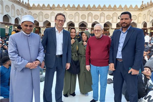 جانب من أفطار بيت الزكاة والصدقات 