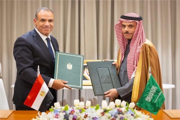 مصر والسعودية توقعان علي إتفاقية بالإعفاء المتبادل لتأشيرات الإقامة