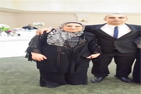 عبير عميرة والدة الشهيد الرائد محمد