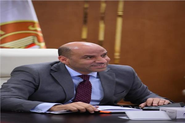وزير العمل 
