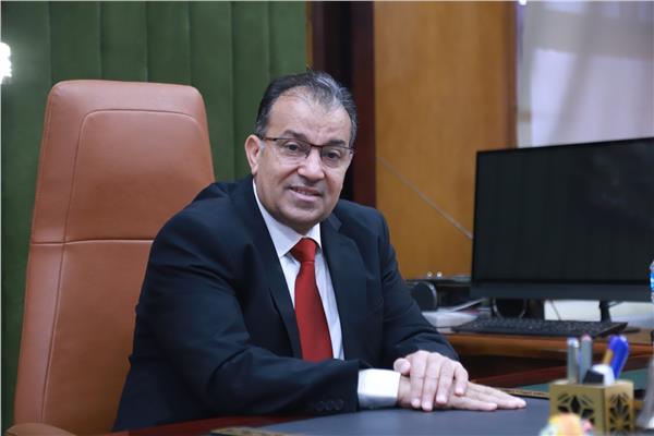 د. أحمد عكاوي، رئيس جامعة قنا