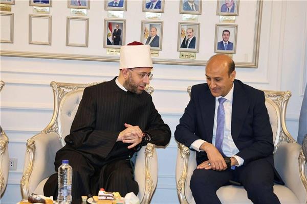 محافظ اسيوط يستقبل وزير الاوقاف 