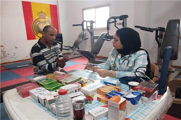 جانب من القافلة الطبية