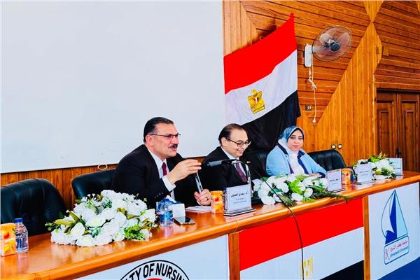 جانب من الندوة