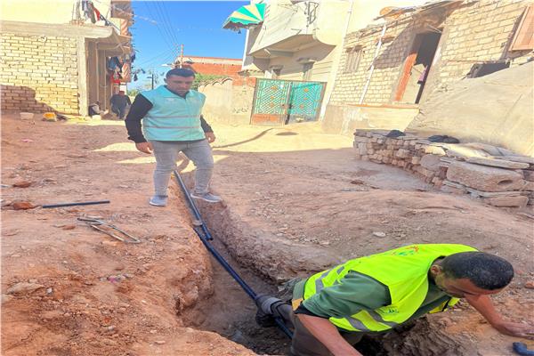 صناع الخير تنجح في توصيل مياه الشرب لـ 111 منزلاً بأسوان والبحيرة 