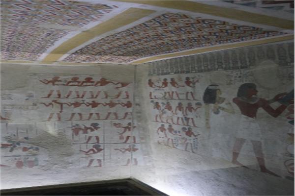 جانب من تطوير المقابر