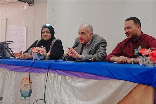 جانب من الندوة