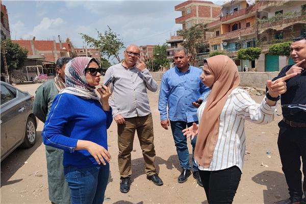 نائب المحافظ خلال الجولة الميدانية