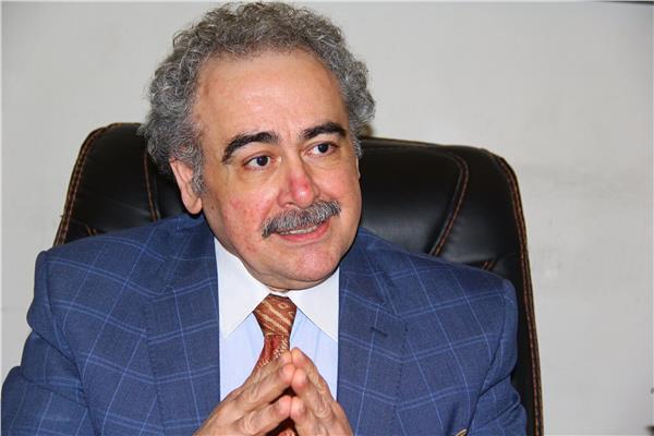 د.علاء عبد الهادي " نقيب الكتاب"
