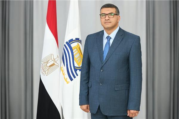  مصطفى الببلاوي "محافظ قنا "