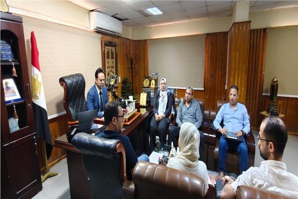 وكيل صحة سوهاج يعقد اجتماعًا لمتابعة مخزون الدواء