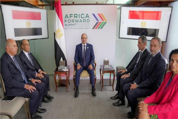 أعمال قمة “أفريقيا – فرنسا” المنعقدة في نيروبي