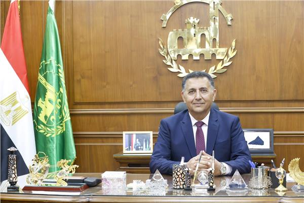  د. حسام عبد الفتاح