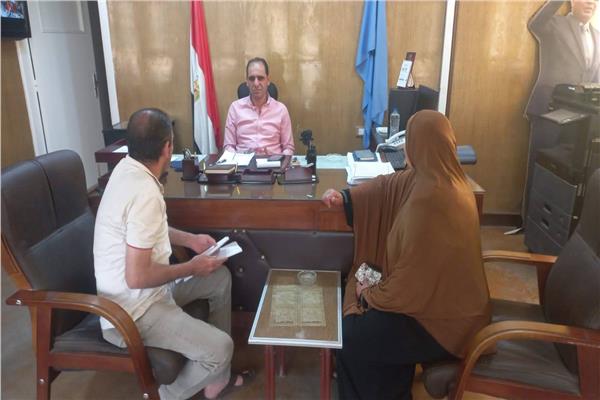 رئيس مدينة كفرالشيخ يستمع لمطالب المواطنين