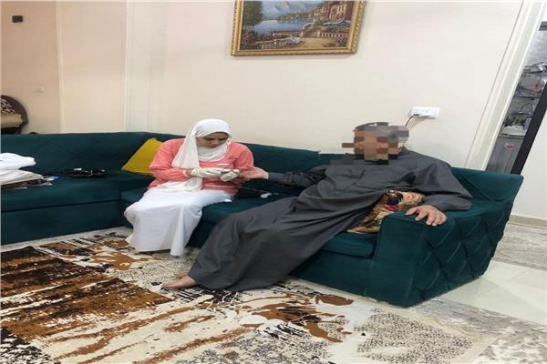 تقديم الخدمات الصحية والعلاجية المجانية للمواطنين من كبار السن