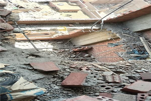 إزالة بناء برج مخالف بسوهاج
