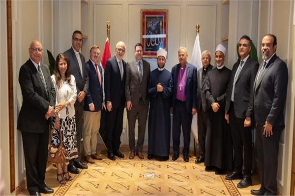 "الازهري" يتوسط الوفود