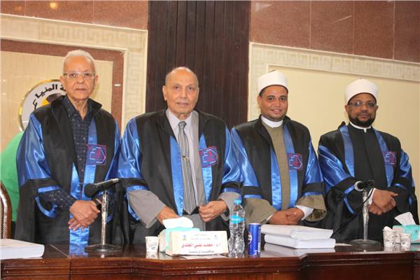 لجنة المناقشة والمشرفة على رسالة الدكتوراه