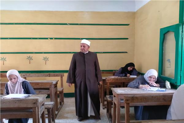 جولة تفقدية في الامتحانات