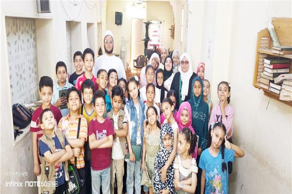 تكريم الطلاب من حفظة القرآن الكريم