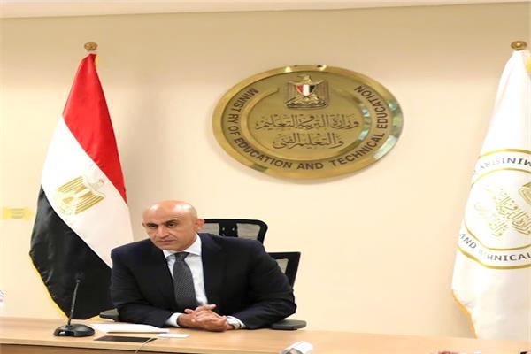 محمد عبد اللطيف وزير التربية والتعليم 