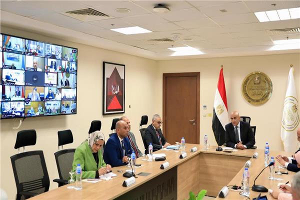اجتماع وزير التعليم بقيادات الوزارة