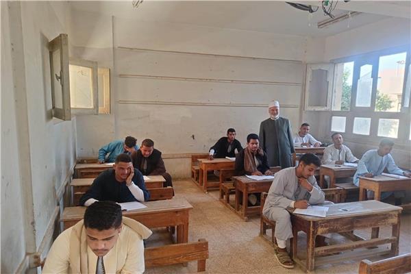 جانب من الامتحانات